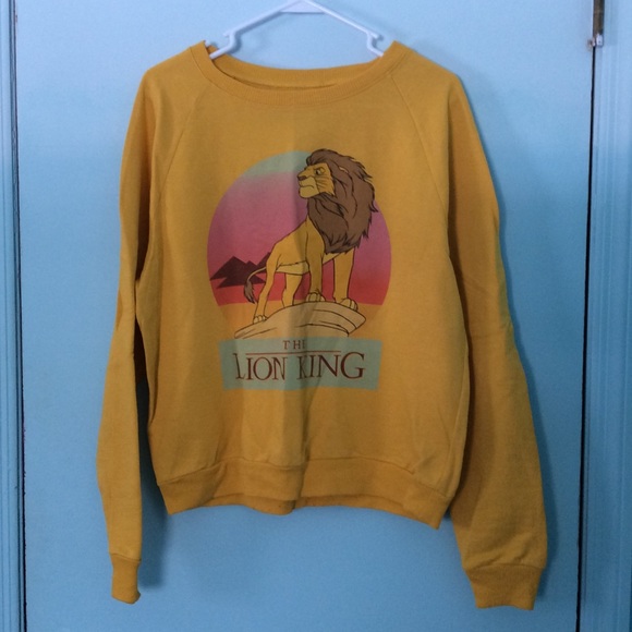 Disney Tops - 💛🦁 Lion King pullover 💛🦁